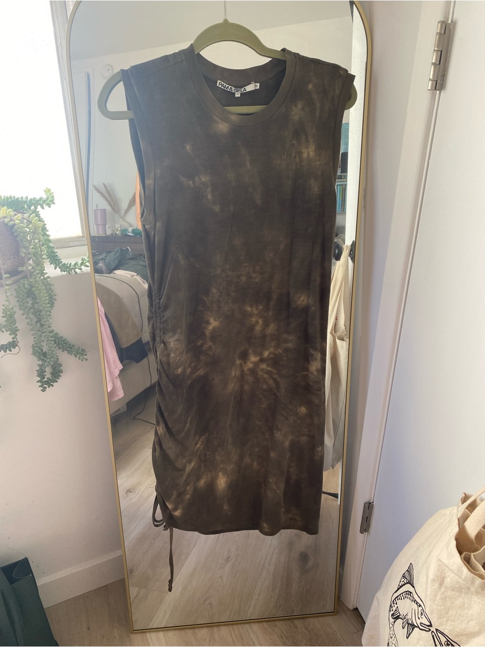 Pam & Gela Brown and Dark Green Tie-Dye Sleeveless Midi Dress